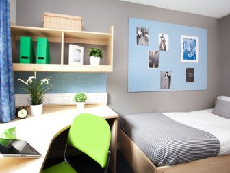 Classic En-Suite, Snow Island, King's Mill Lane, Huddersfield