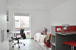Deluxe Studio, Penrhyn Rd, London, KT1