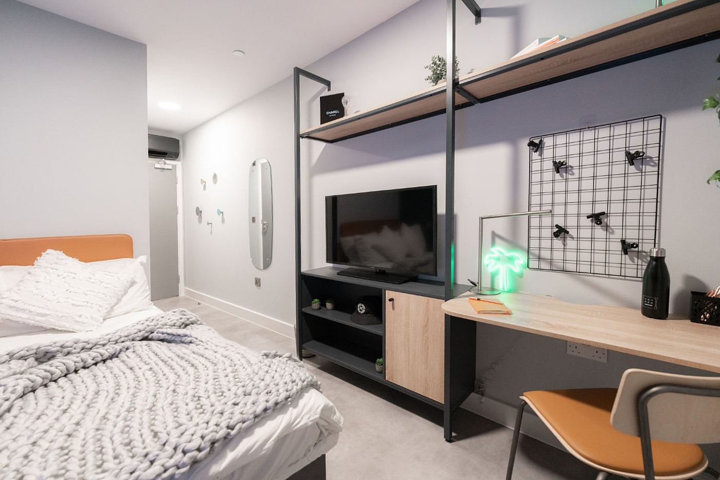 Luxurio, Barrow Street, Loughborough